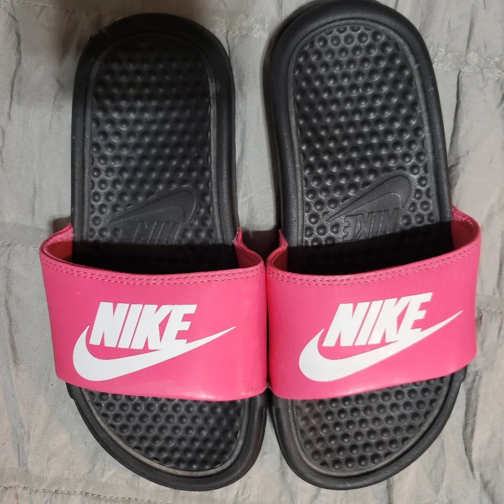 Nike Benassi Jdi Hot Pink & Black Youth Slides Sandals 4y Discontinued Style